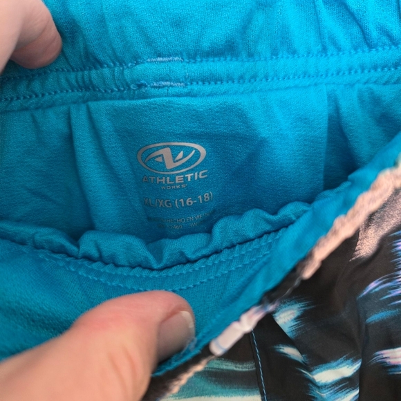Athletic Works Black and Blue Athletic Shorts Size XL - Picture 3 of 4